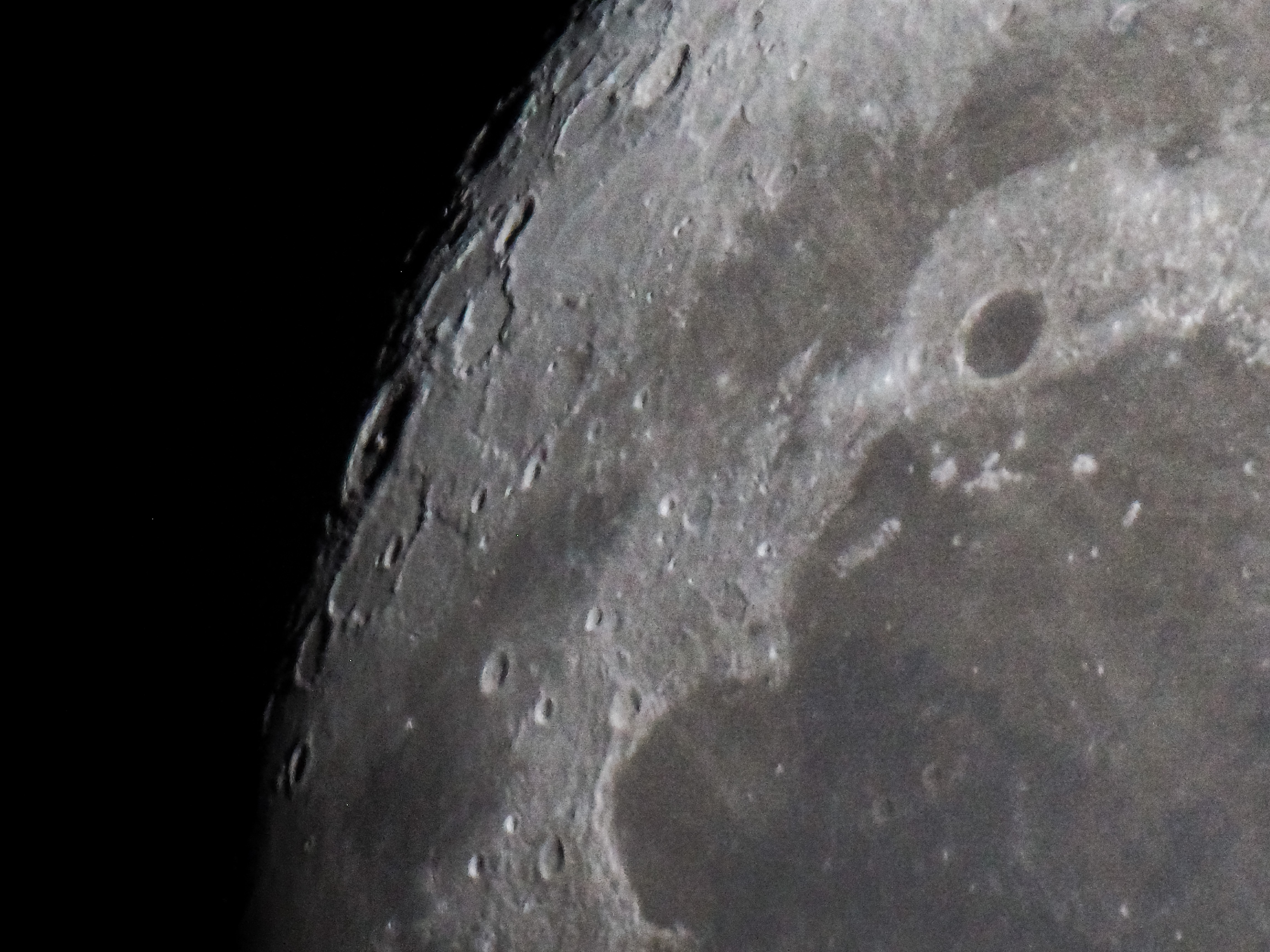 Луна в телескоп